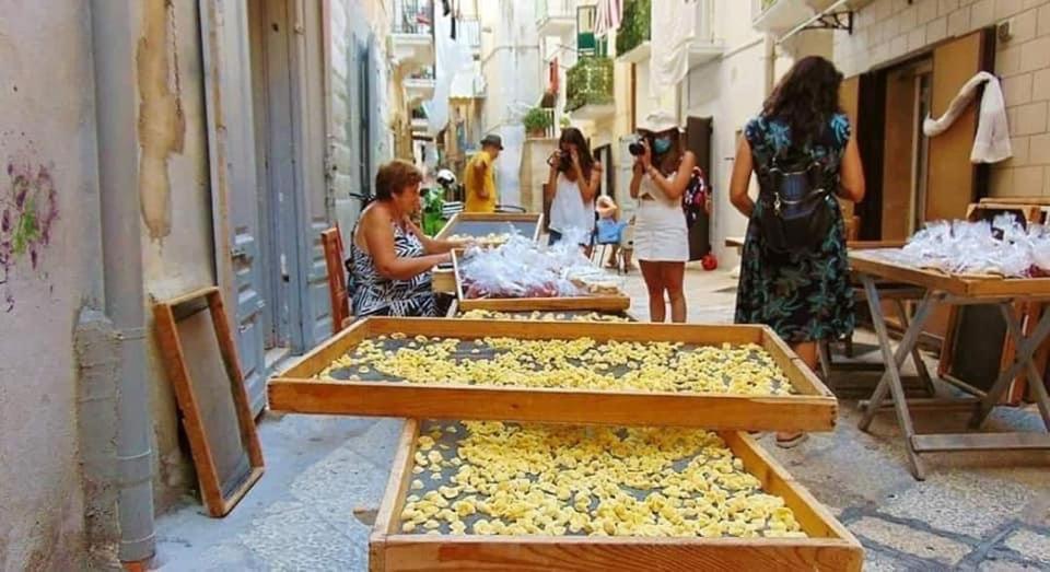 La Tradizione Bed & Breakfast Bari Bagian luar foto