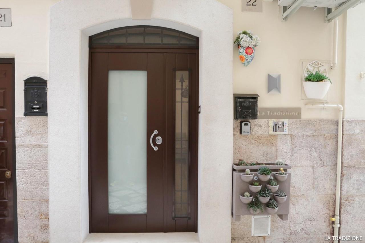 La Tradizione Bed & Breakfast Bari Bagian luar foto