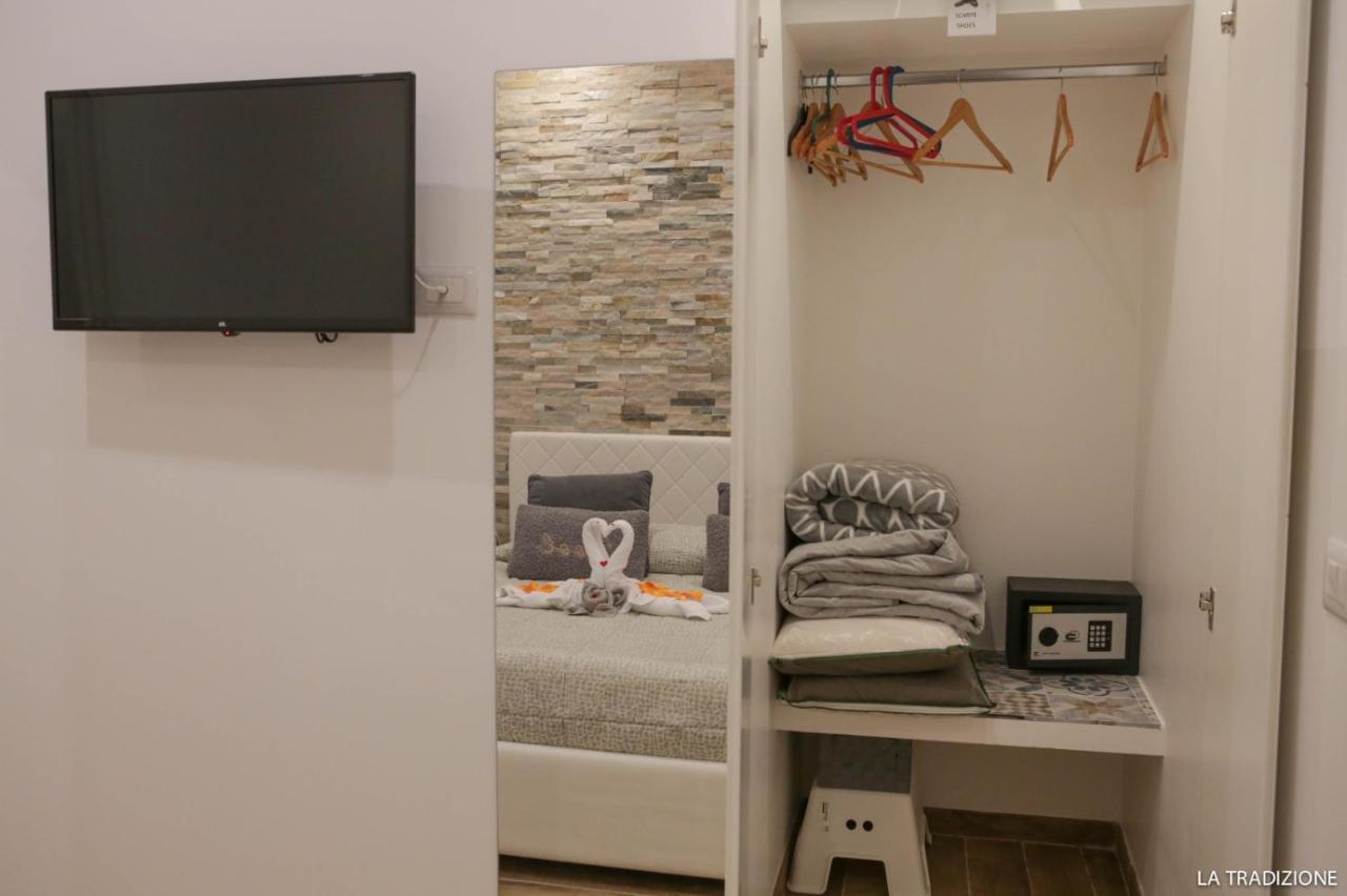 La Tradizione Bed & Breakfast Bari Bagian luar foto