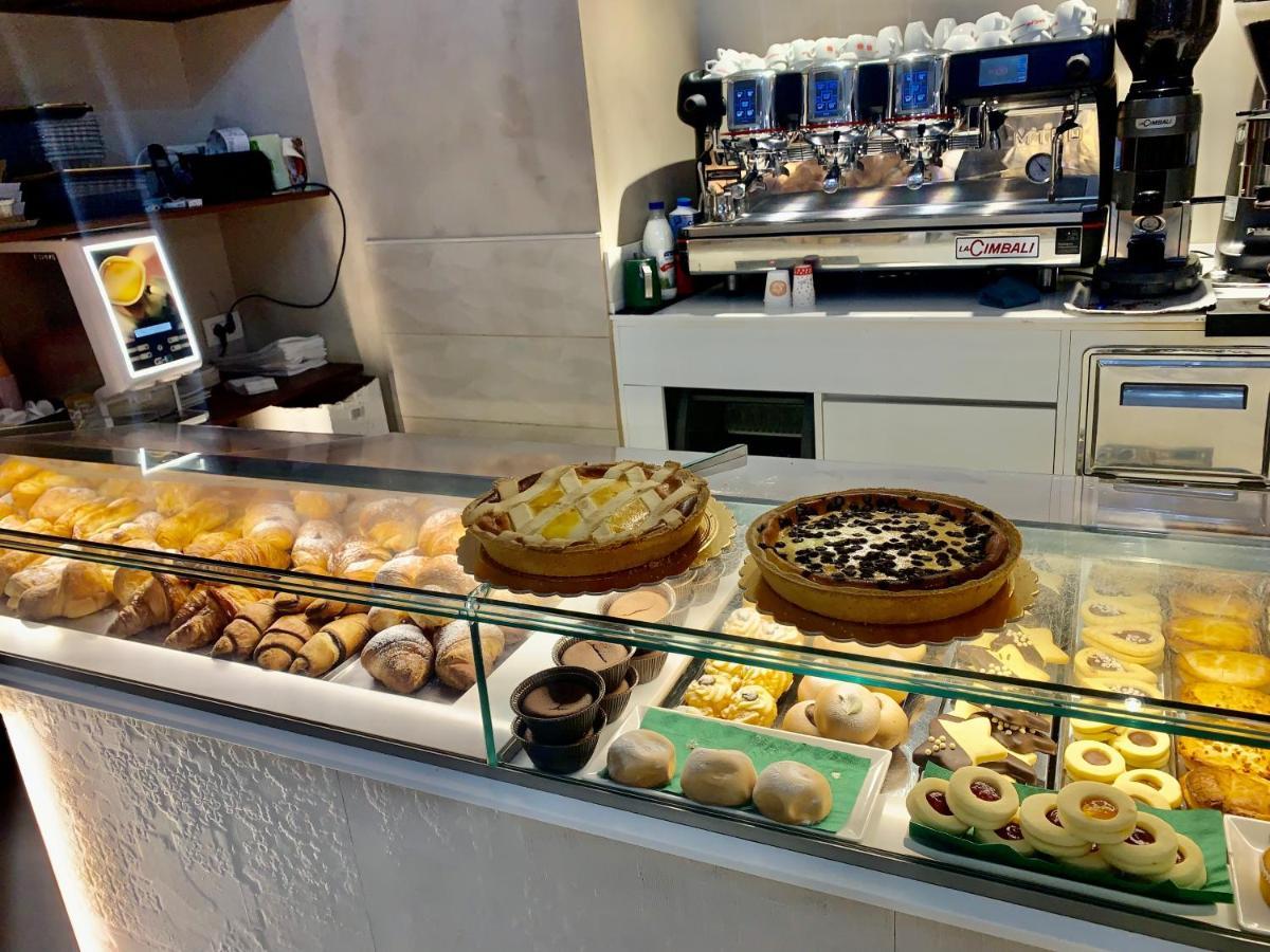 La Tradizione Bed & Breakfast Bari Bagian luar foto